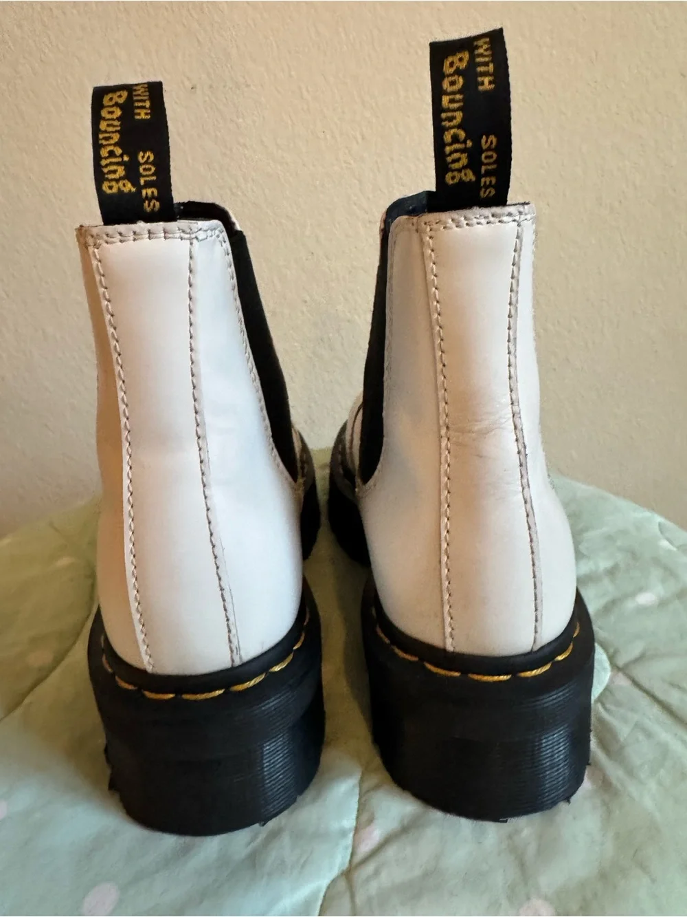 Dr. Martens 2976 Quad Chelsea boots in white, platform sole size 7